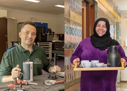 Man repareert apparatuur, vrouw serveert thee met een dienblad.