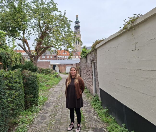 https://www.vizita.nl/media/transforms/verhalen/_650x550_crop_center-center_80_none/Annemiek-foto-2.jpg